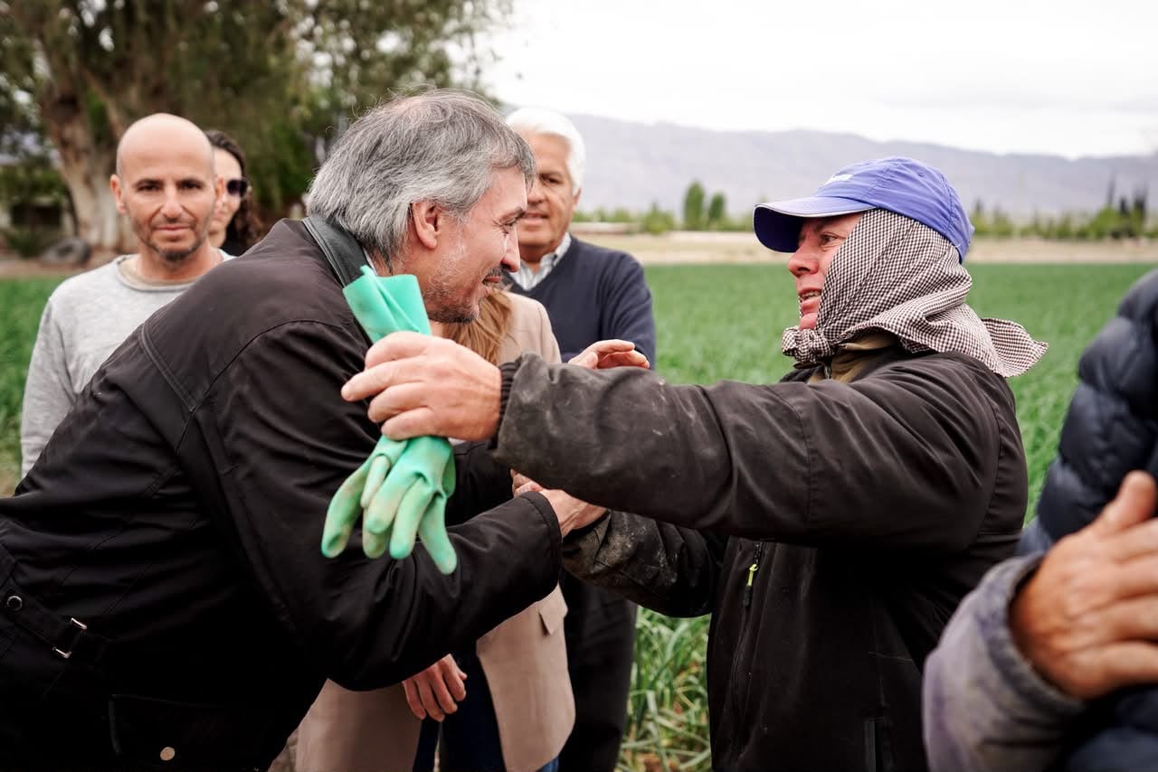 Máximo Kirchner, con productores de Pocito, en San Juan
