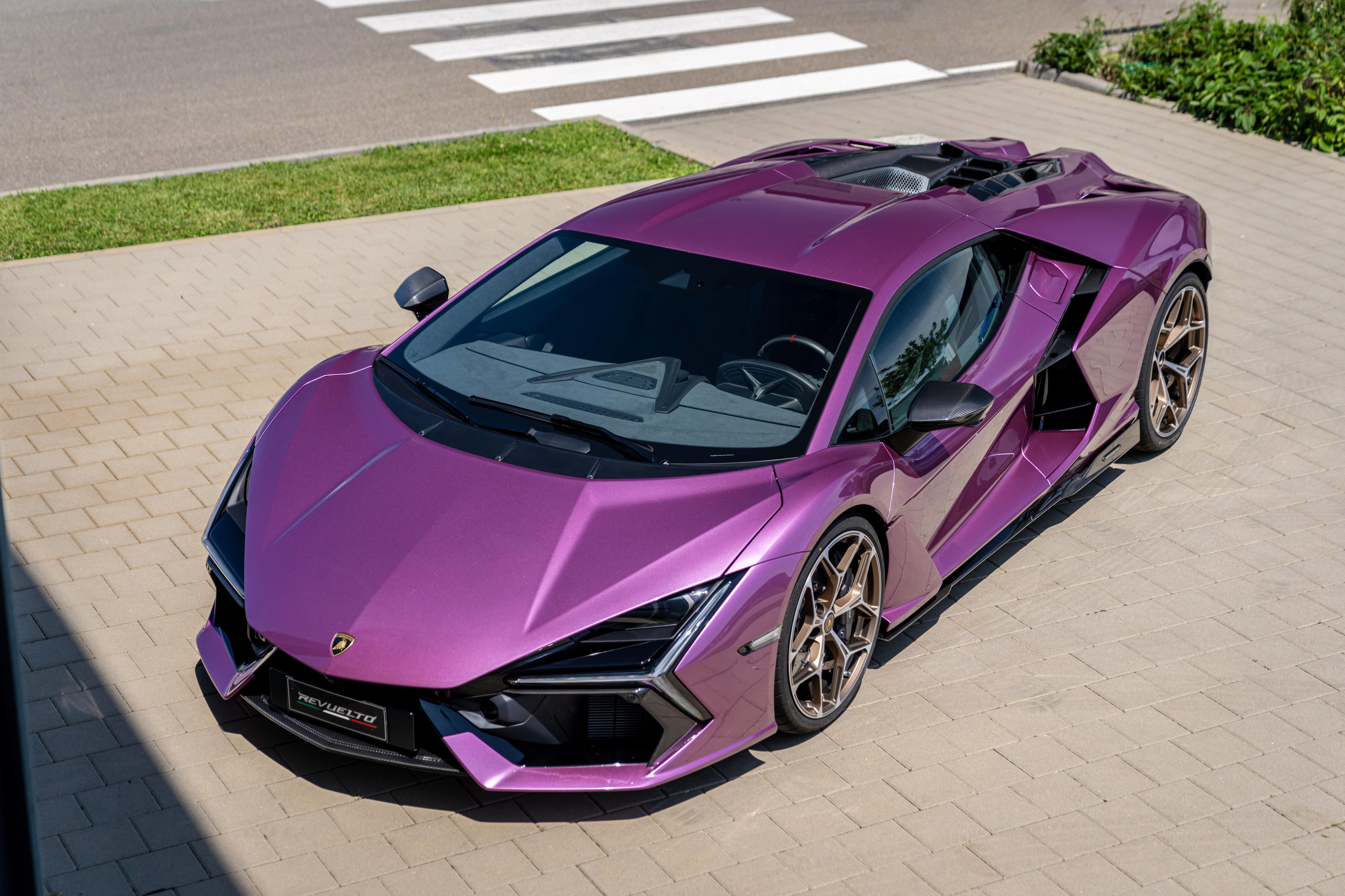 Color de Lamborghini Revuleto Viola 30th