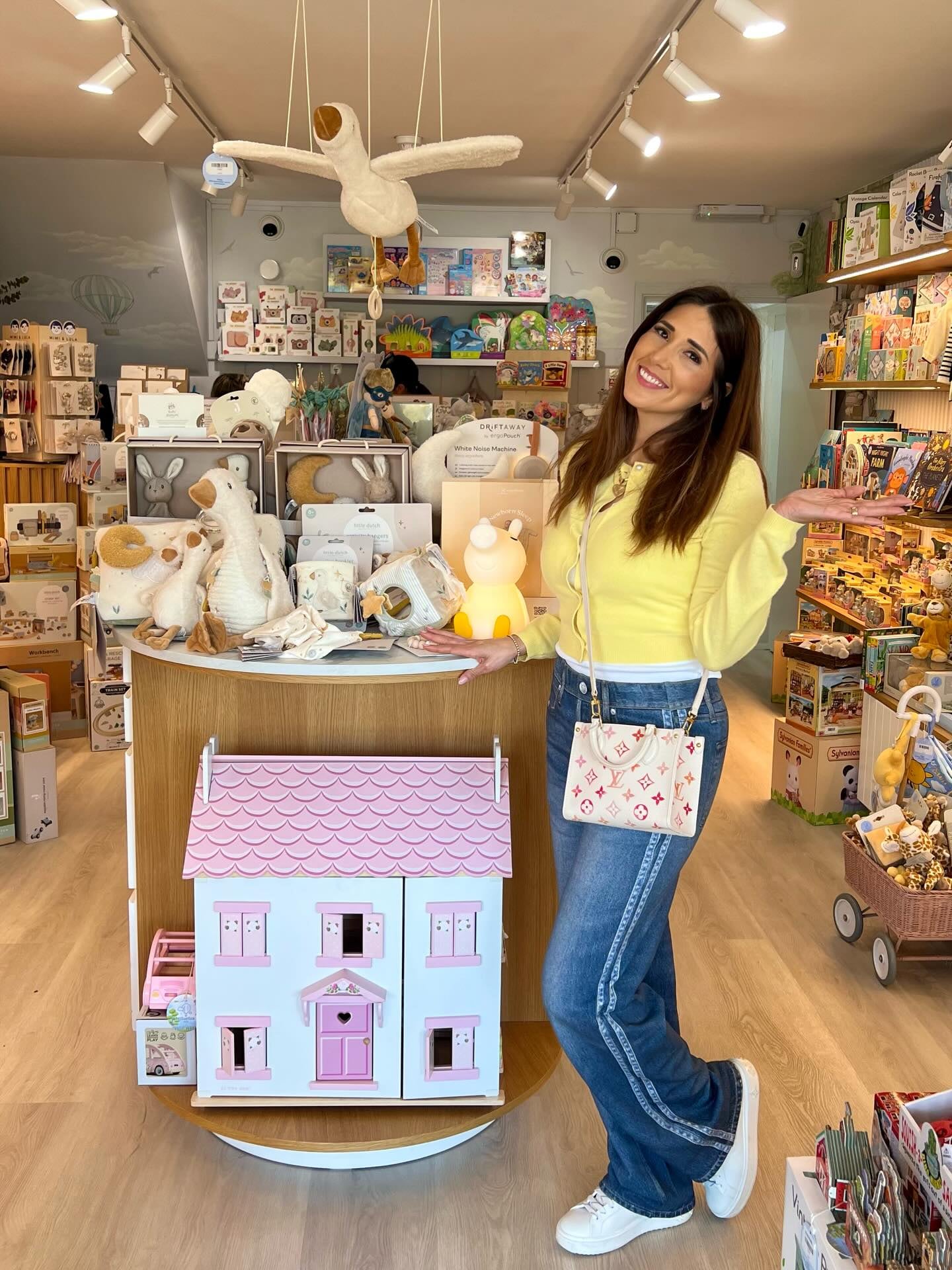 La esposa de Dibu Martínez tiene su marca de ropa infantil llamada Mi Sueños Kids (Foto: Instagram @misuenos_kids)