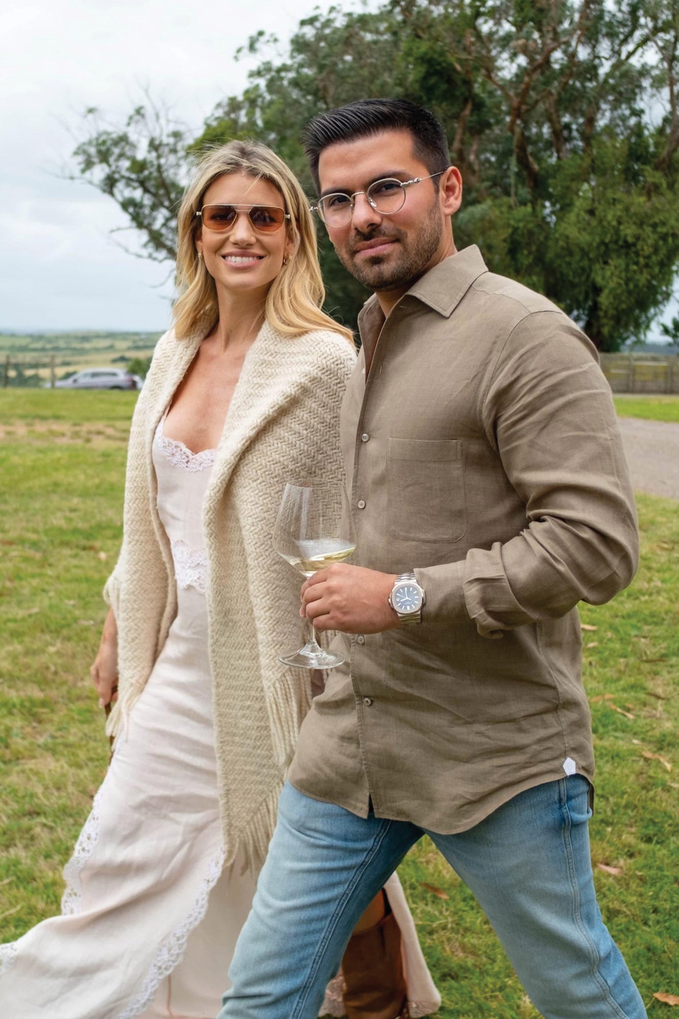 La modelo e influencer Angie Landaburu con su pareja, Augusto Marini, dueño de Cale Group, anunciaron en el almuerzo que están esperando un bebé.