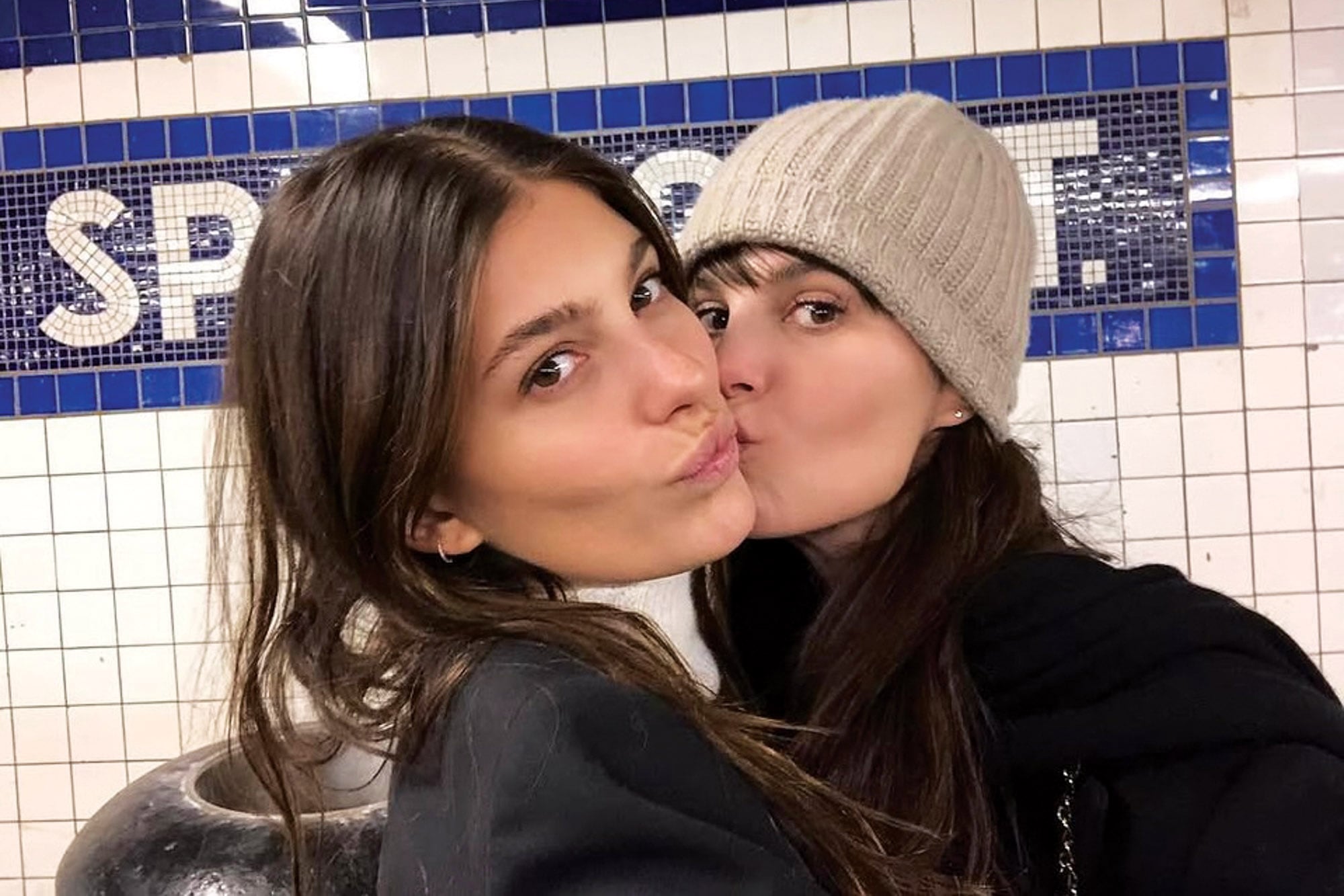Una
selfie de Polak con su hija, la
actriz Camila Morrone, quien
recientemente estrenó