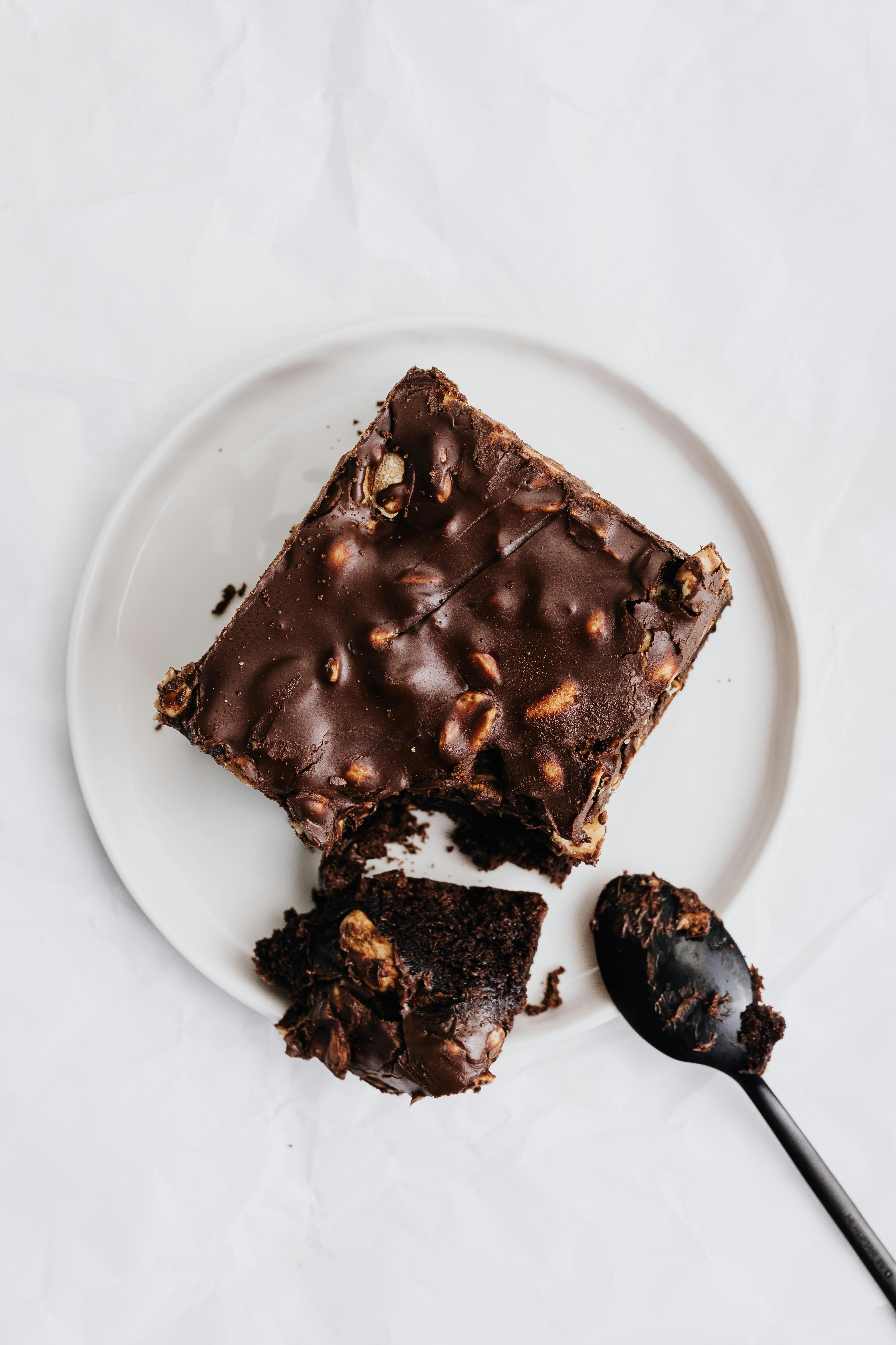 El brownie es una opción deliciosa y rápida para compartir con tus amigos o en familia
