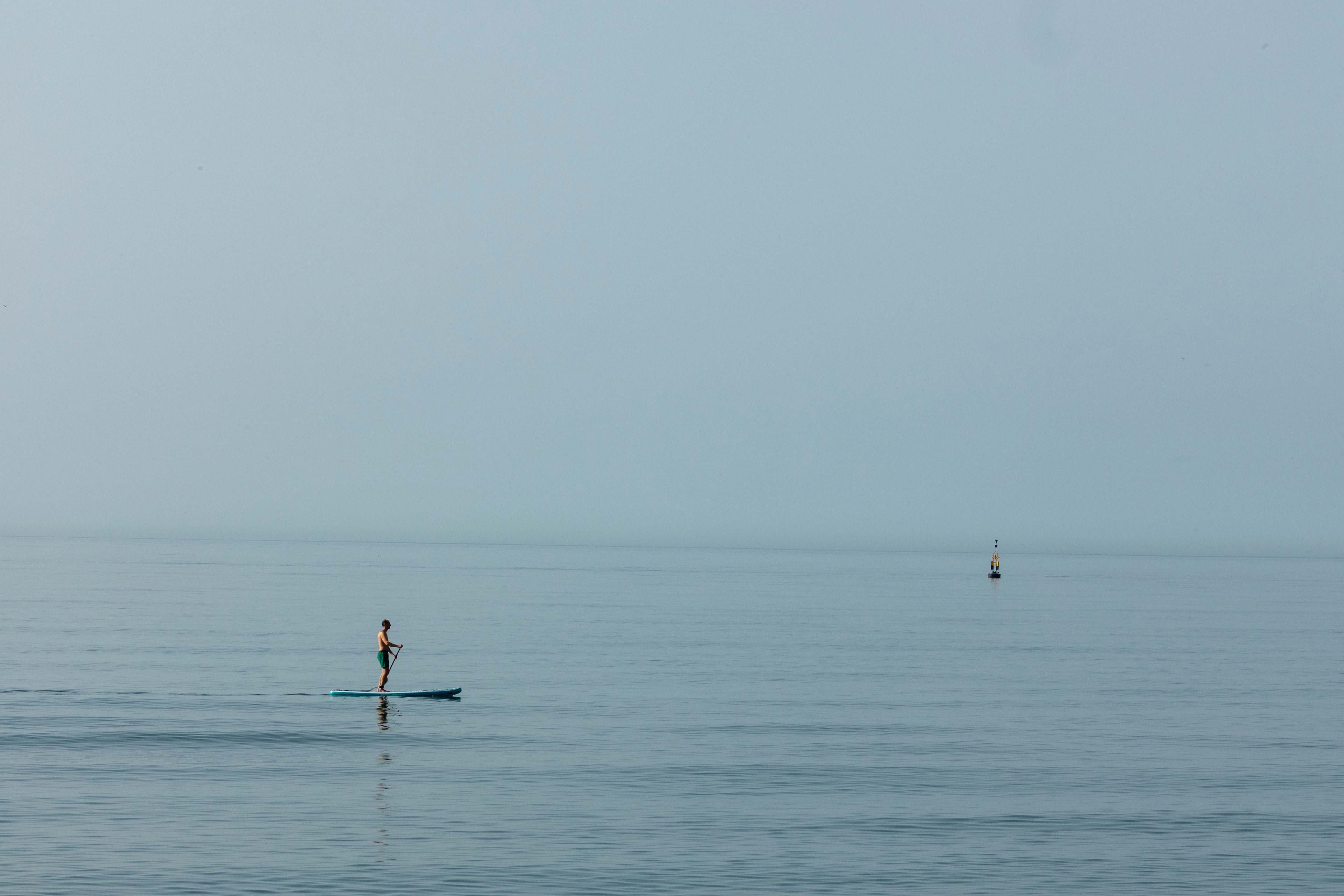 Con días mayormente soleados, es un destino ideal para disfrutar de playas largas y un mar azul
