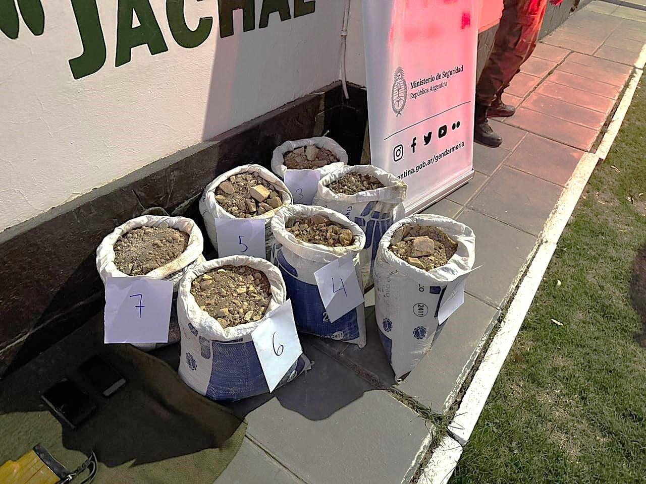 Las pepitas de oro sustraídas por los mineros chilenos