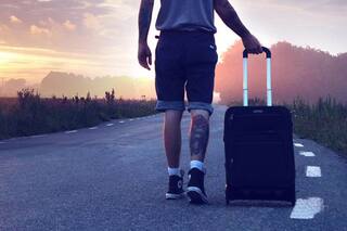 Viajeros frecuentes: todo lo que no te puede faltar antes de subir al avión