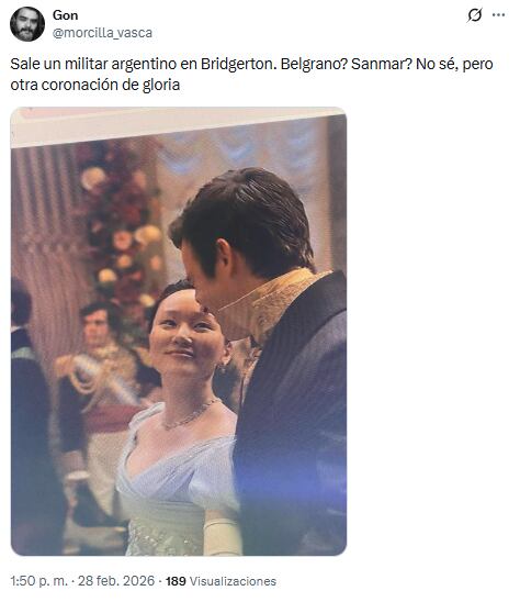 La aparición del personaje que representaría al creador de la bandera argentina tiene lugar en el octavo episodio (Foto: Captura de X)