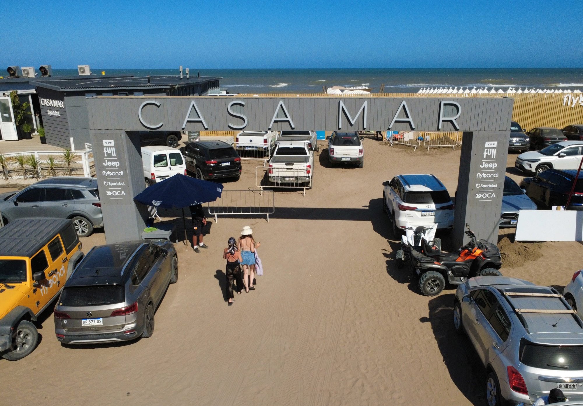 En Casa Mar, la temporada de verano en Pinamar reúne a referentes de la política, el espectáculo y el mundo empresario