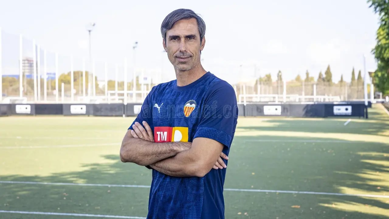 Fernando Martín, técnico del Valencia B femenino, y tres de sus hijos murieron en un naufragio en Indonesia