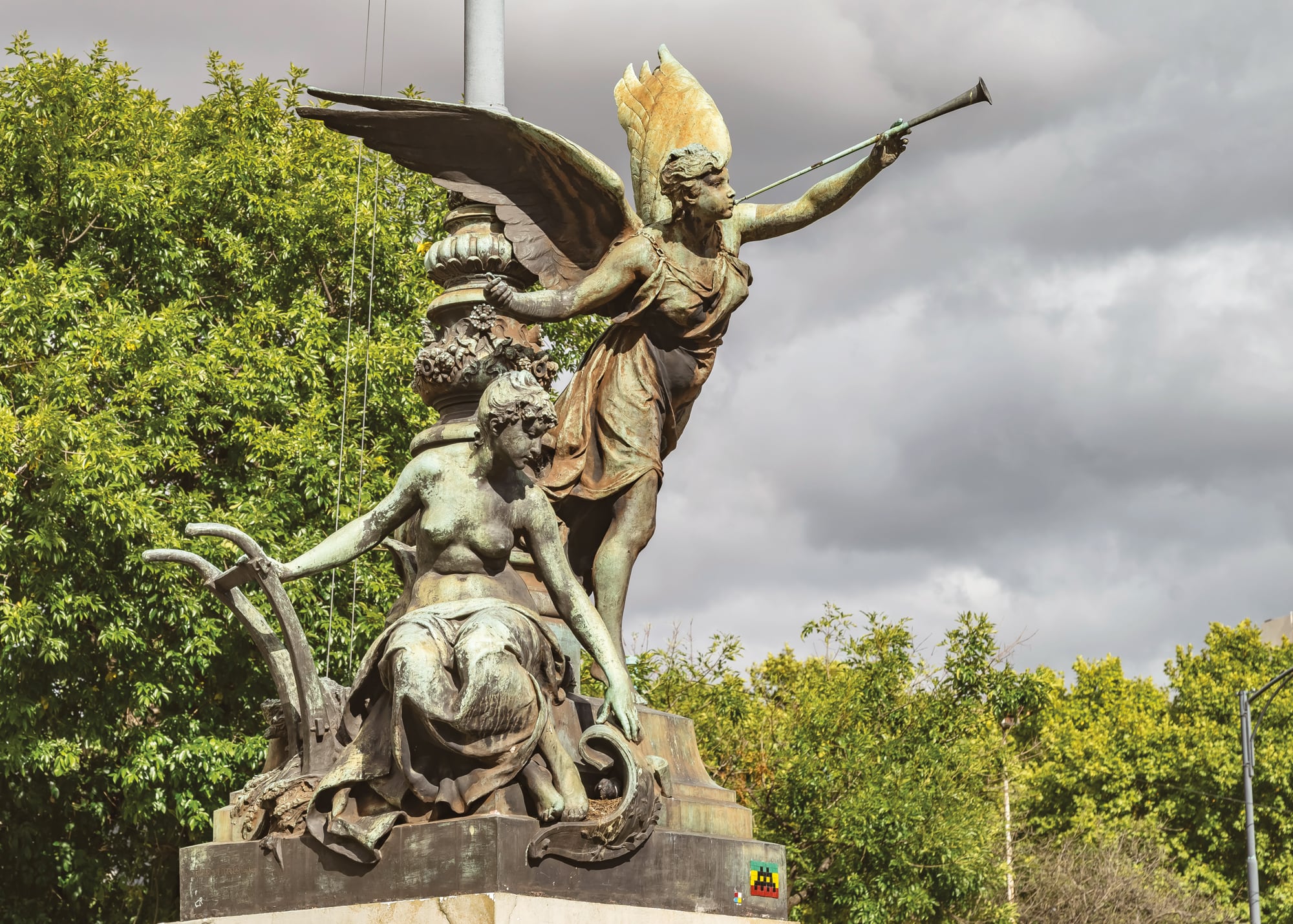 La Agricultura en la plaza Malagarriga, muy cerca de Av. Cabildo y Paroissien