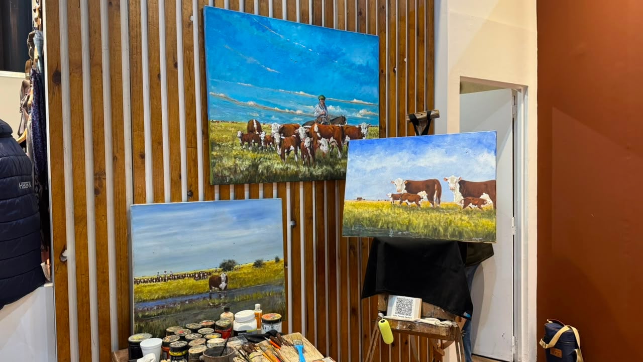 Julio Parada Seifert representando diferentes momentos de la raza Hereford
