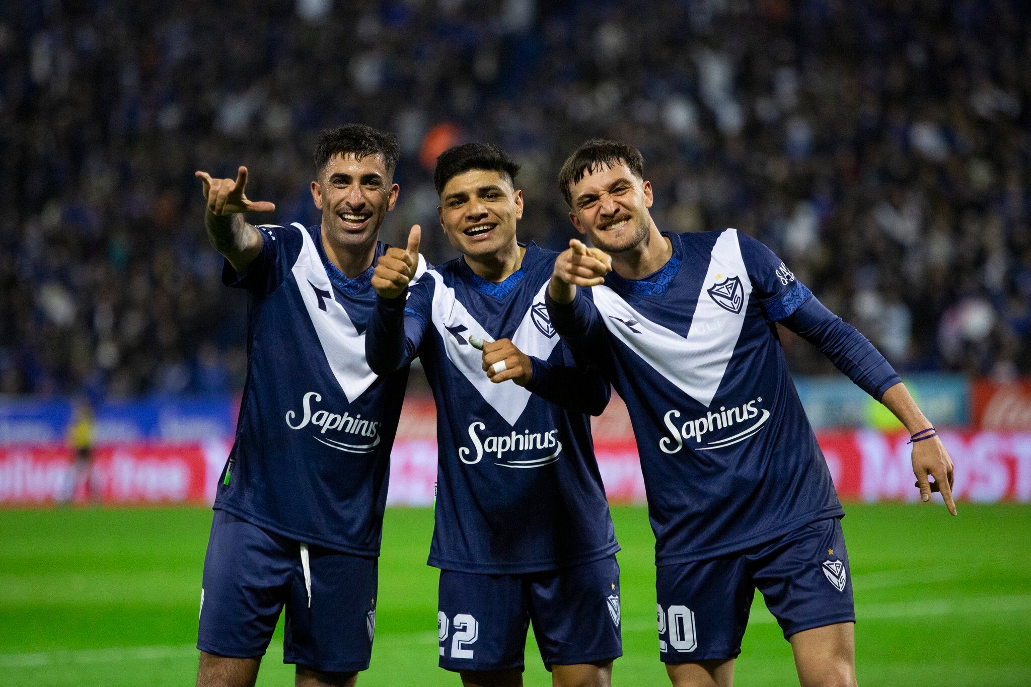 Michael Santos, Claudio Aquino y Francisco Pizzini, con gestos de felicidad: Vélez fue campeón de la Liga Profesional de Fútbol 2024