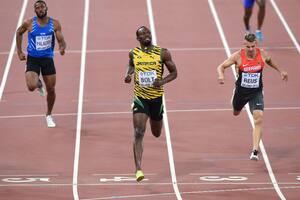 Los 200 metros de Bolt: pasó a semifinales sin exigirse y terminó su serie con l