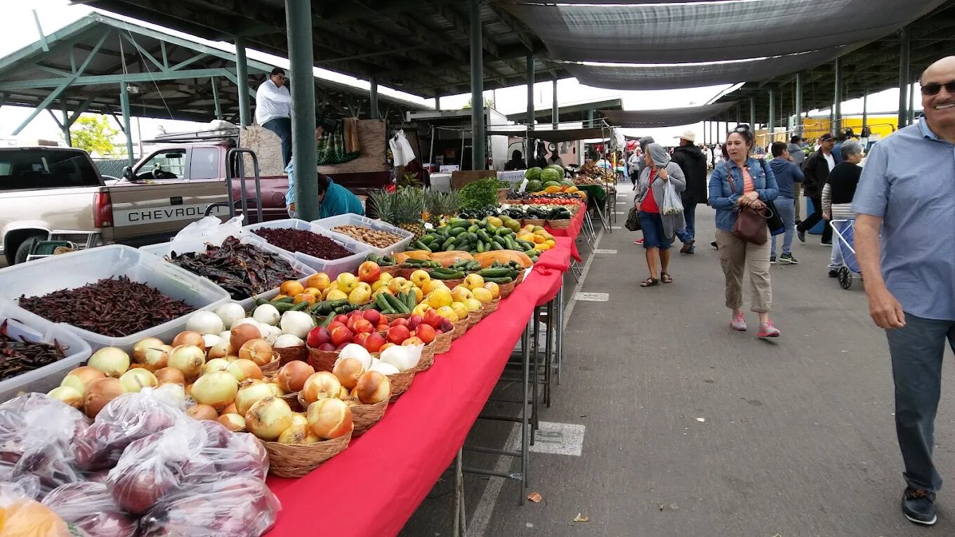 Cherry Avenue es el mercado al aire libre más grande y antiguo de Fresno