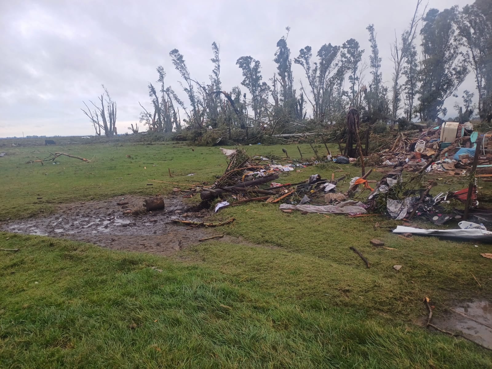 Una de las casas rurales más afectadas quedó prácticamente destruida