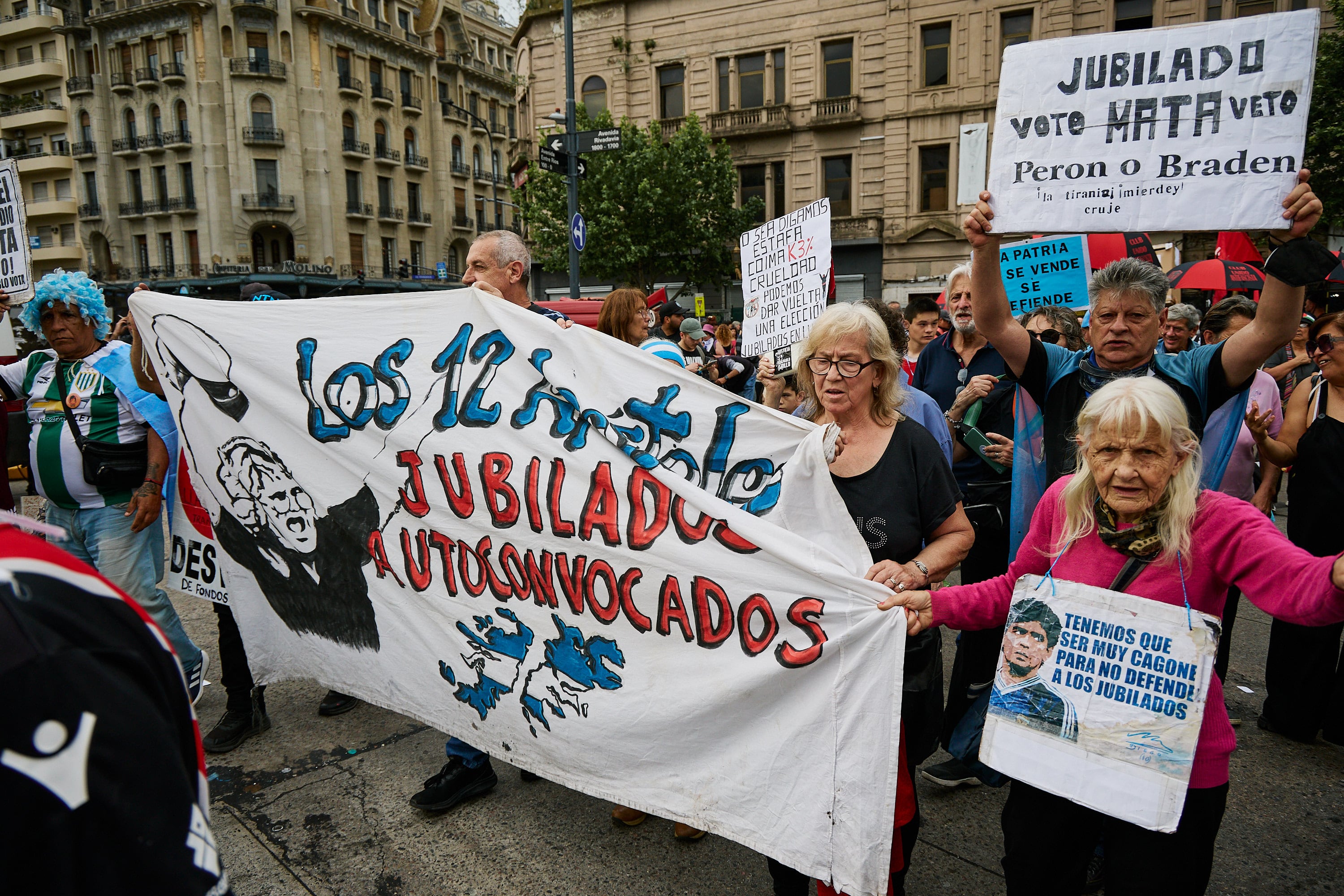 Manifestación de jubilados en las inmediaciones del Congreso