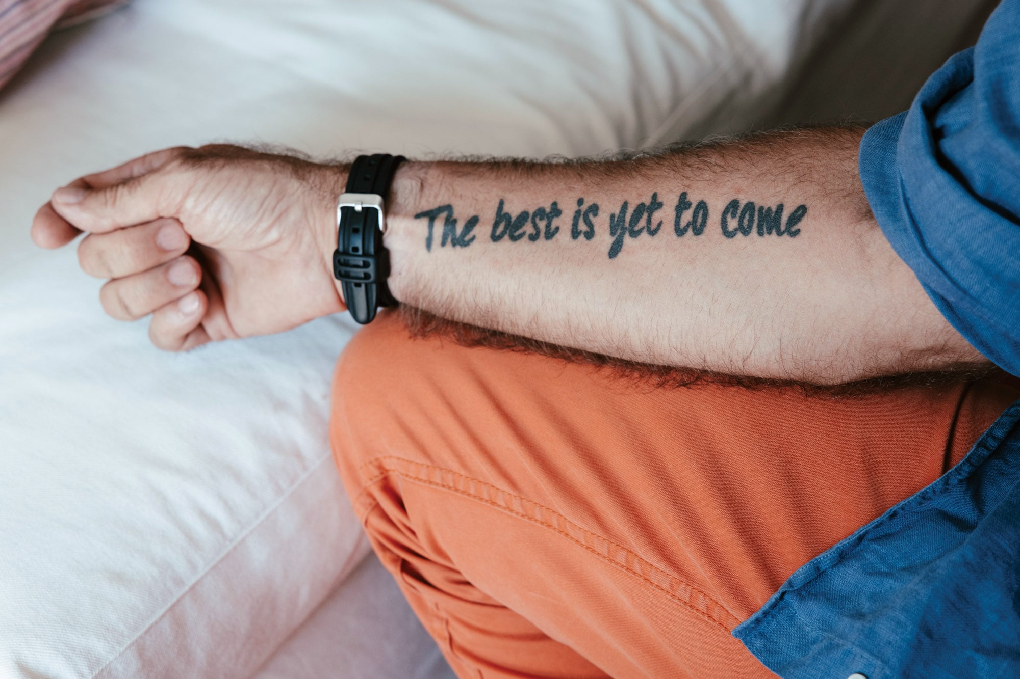 “Lo mejor está por venir es que venga lo que venga lo vas a poder atravesar con entereza, con calidad de vida y sin generar problemas en tu entorno”, dice sobre su tatuaje.