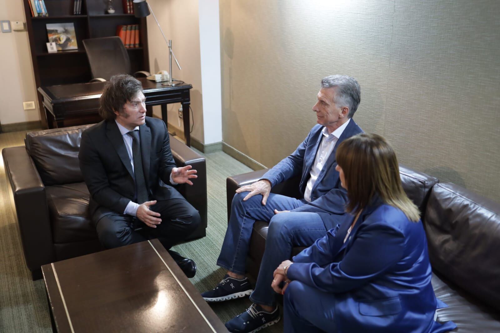 Milei, Macri y Bullrich, en el hotel Libertador en 2023