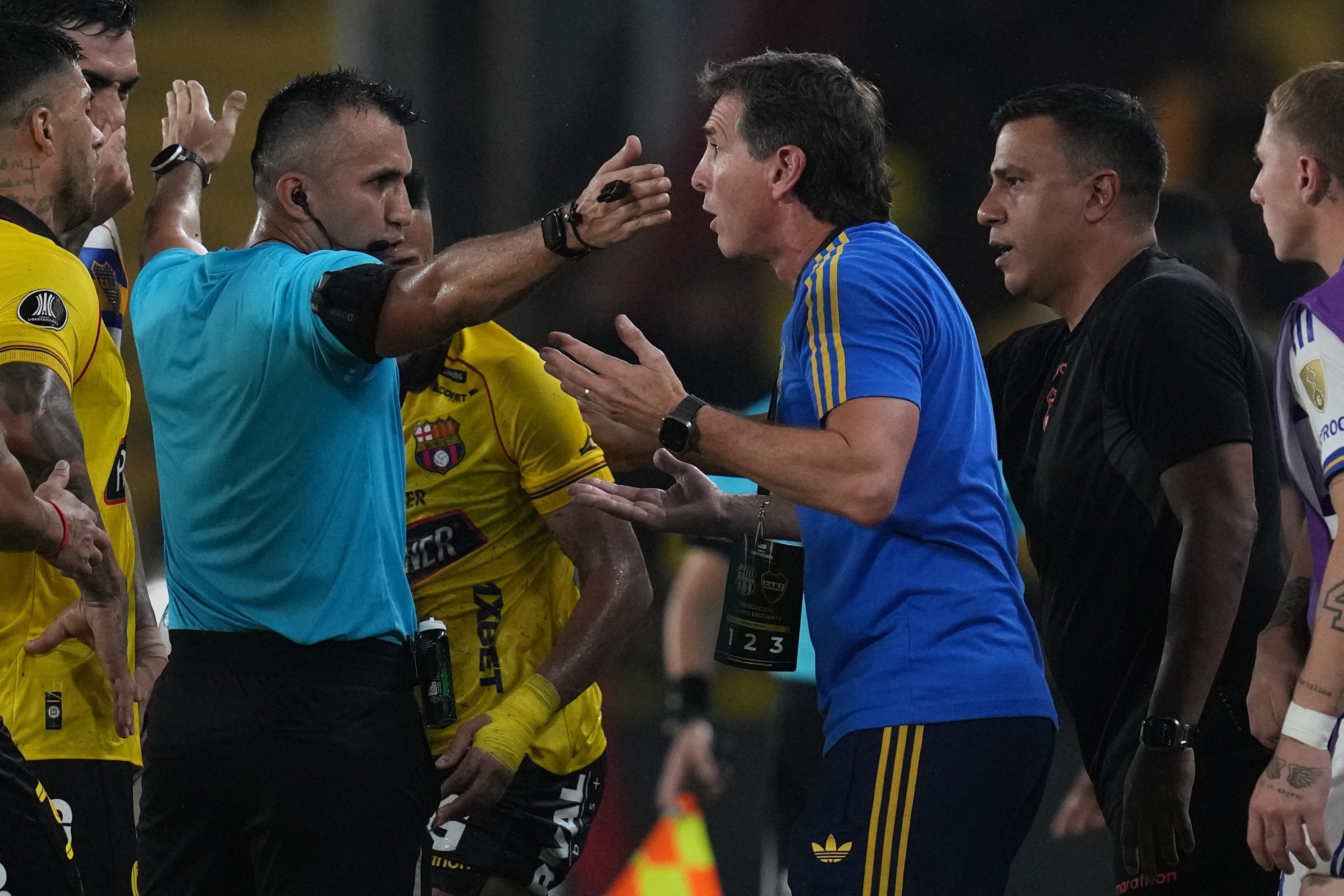 Aunque durante el partido hubo reclamos contra el árbitro, Ubeda reconoció que la expulsión de Santiago Ascacibar fue correcta.