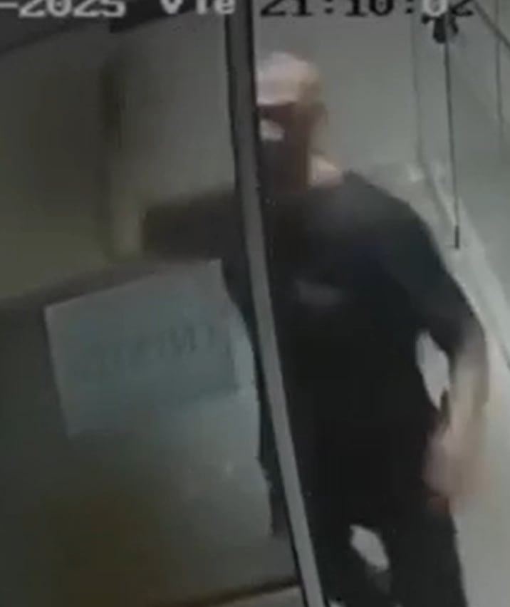 Violencia en una clínica de La Plata: retiró a su madre sin el alta, destruyó las instalaciones y se dio a al fuga