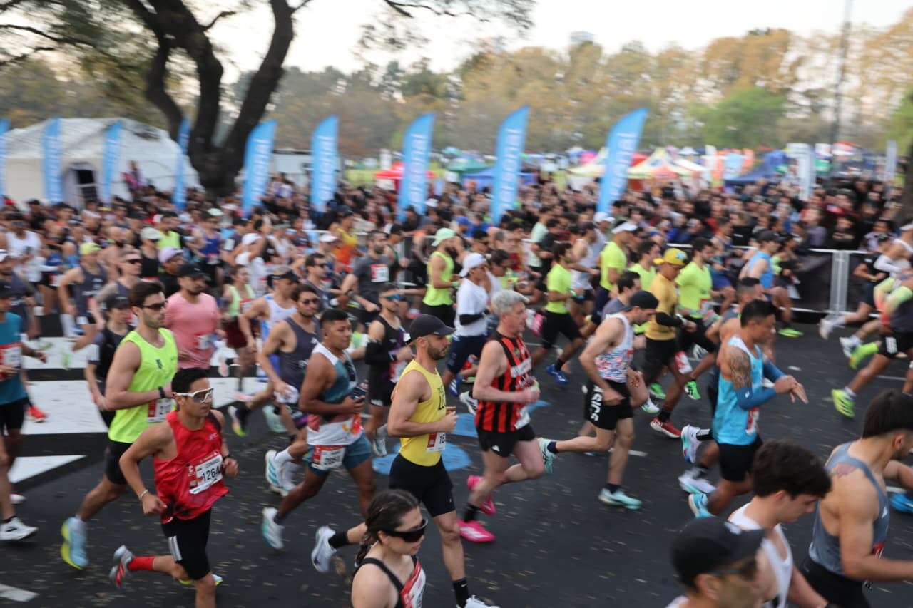 La Maratón de Buenos Aires, como todos los años, tiene una participación masiva