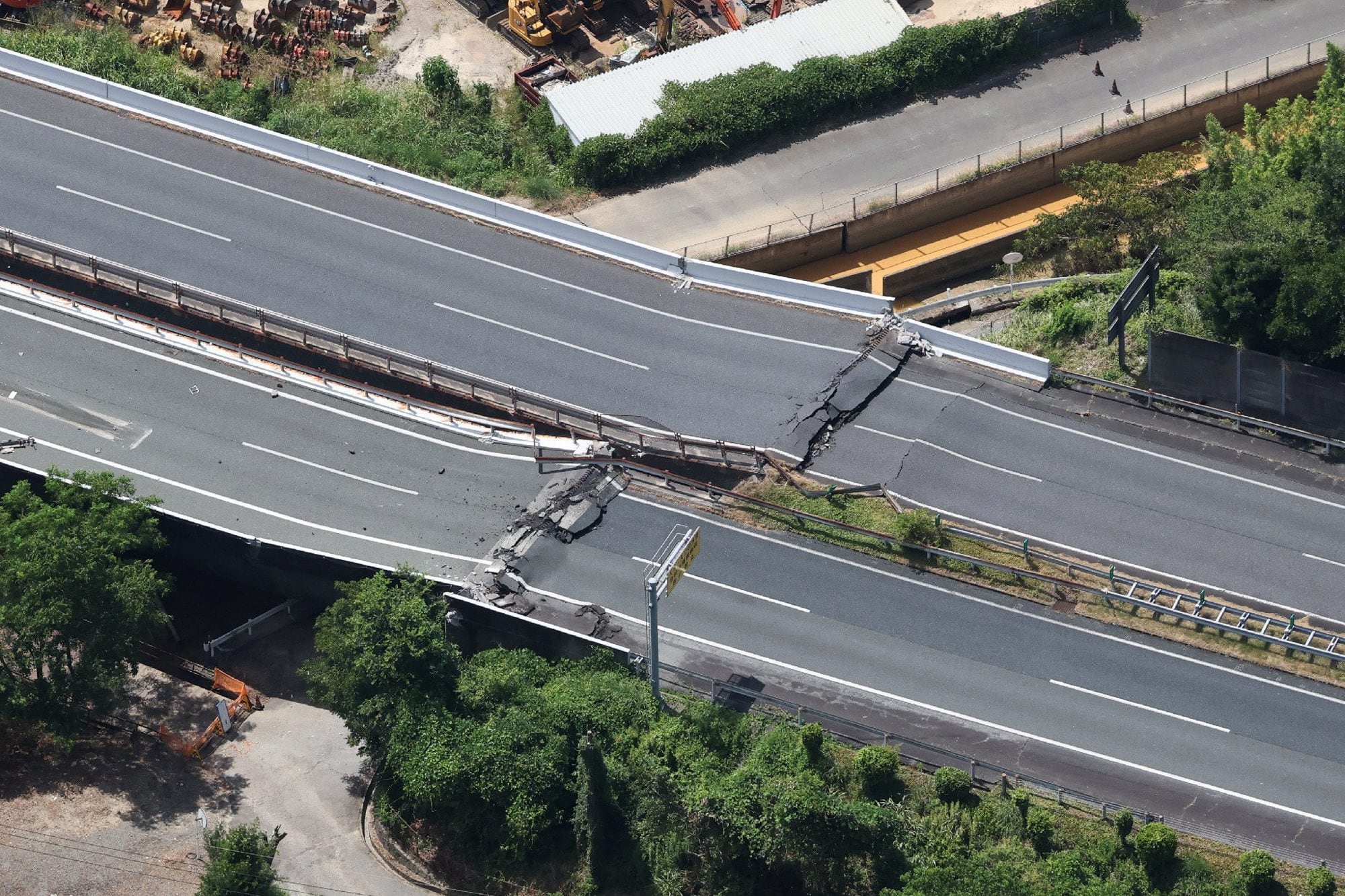 Terremoto en Japón: ascienden a 18 las víctimas fatales mientras continúa la búsqueda de sobrevivientes