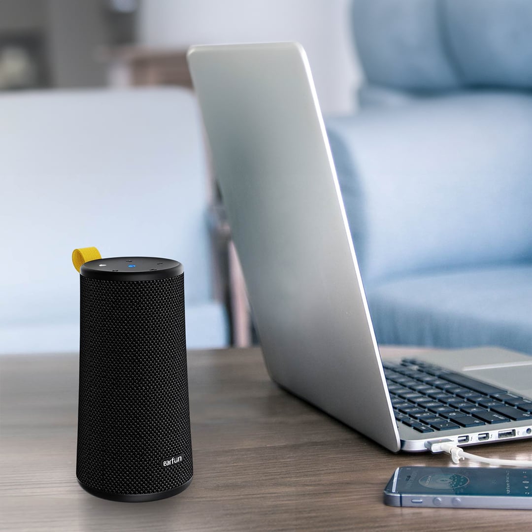 Un parlante Uboom L de EarFun