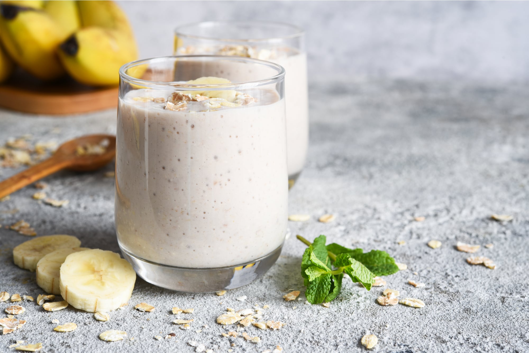 Batido de banana, avena y miel.