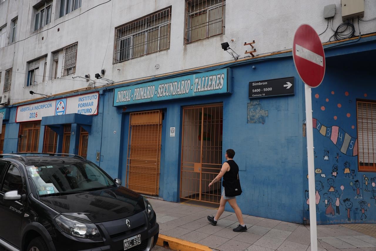 La sede del colegio que notificó su cese de actividades vía mail; la institución adeuda los salarios de diciembre a más de 50 trabajadores
