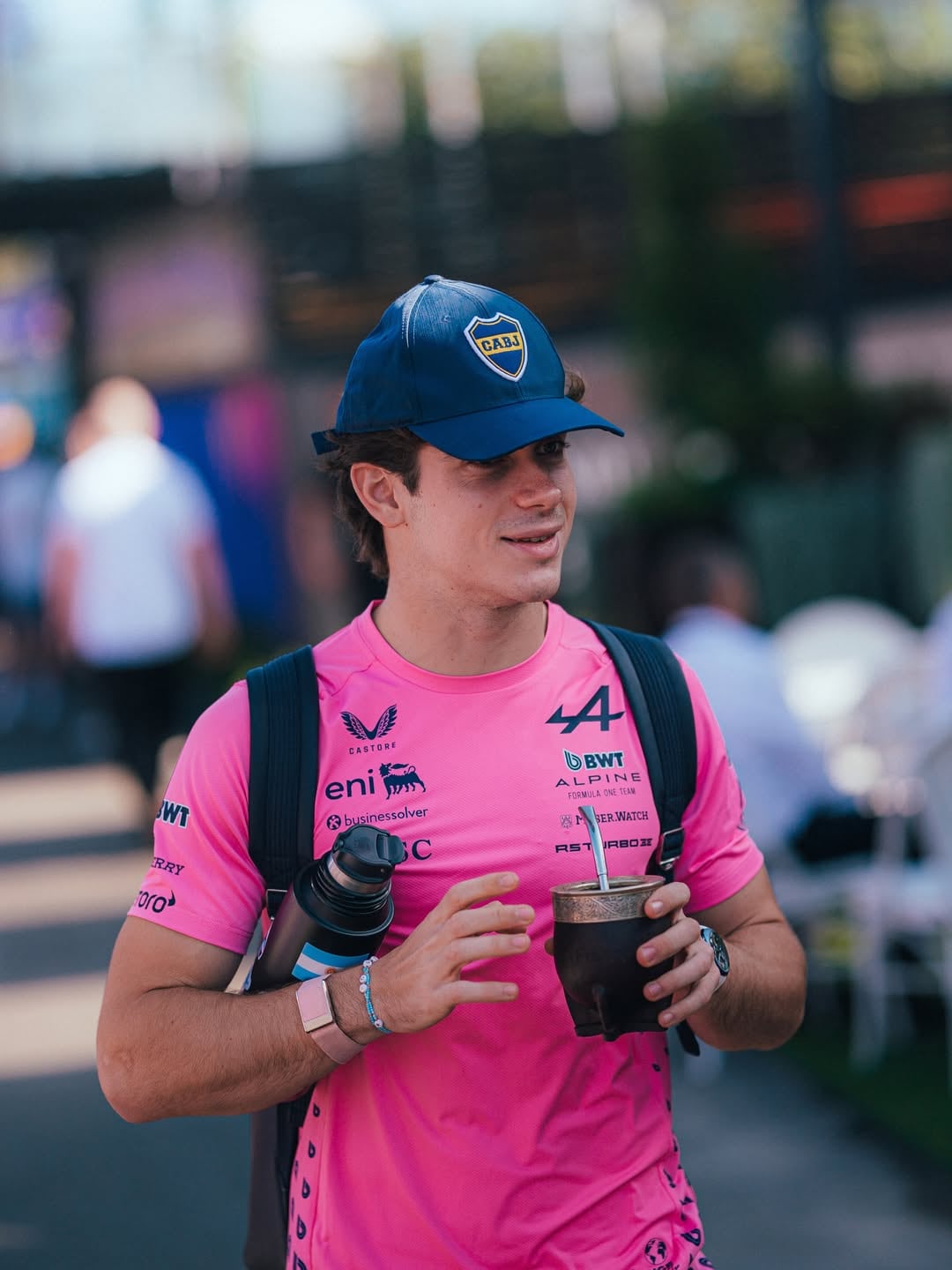 Los colores de Boca siempre presentes (Foto: Instagram @alpinef1team)