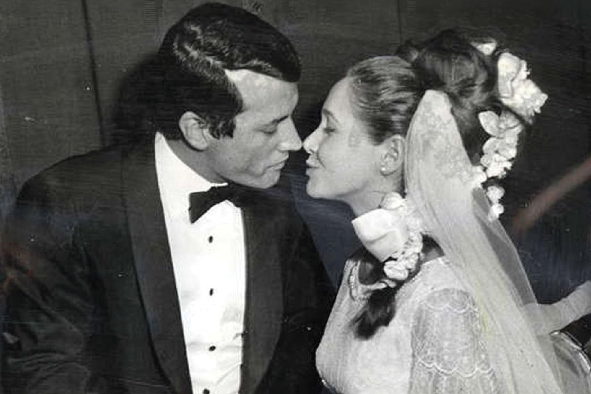 El primer beso como marido y mujer