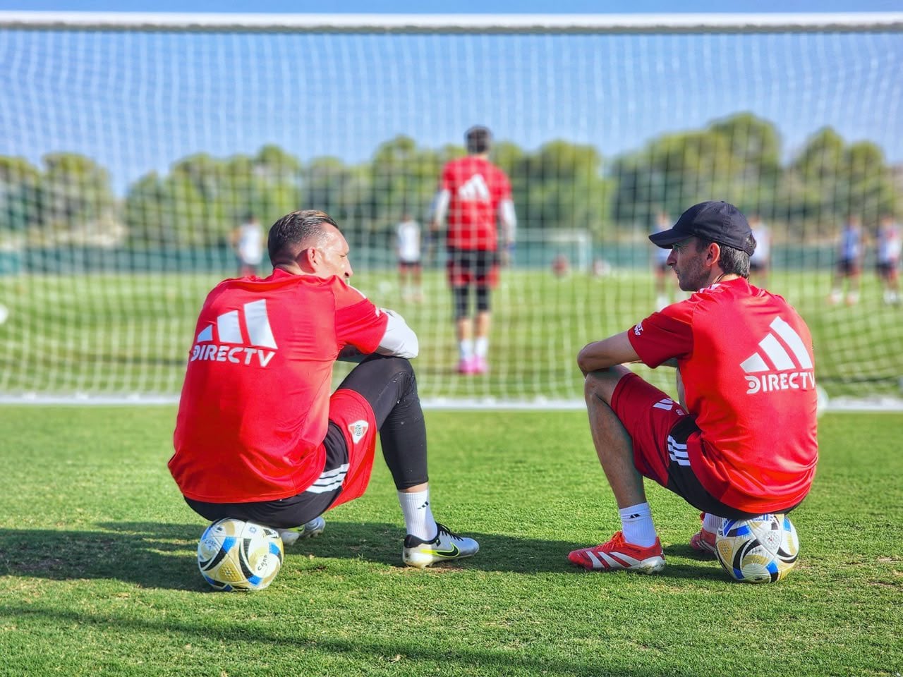 Franco Armani y Marcelo Barovero, en uno de los últimos entrenamientos con River