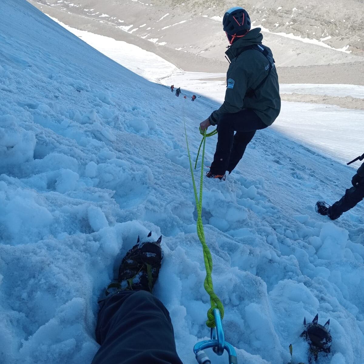 Hace diez días, evacuaron también a una mujer de La Plata que sufrió una lesión en la rodilla