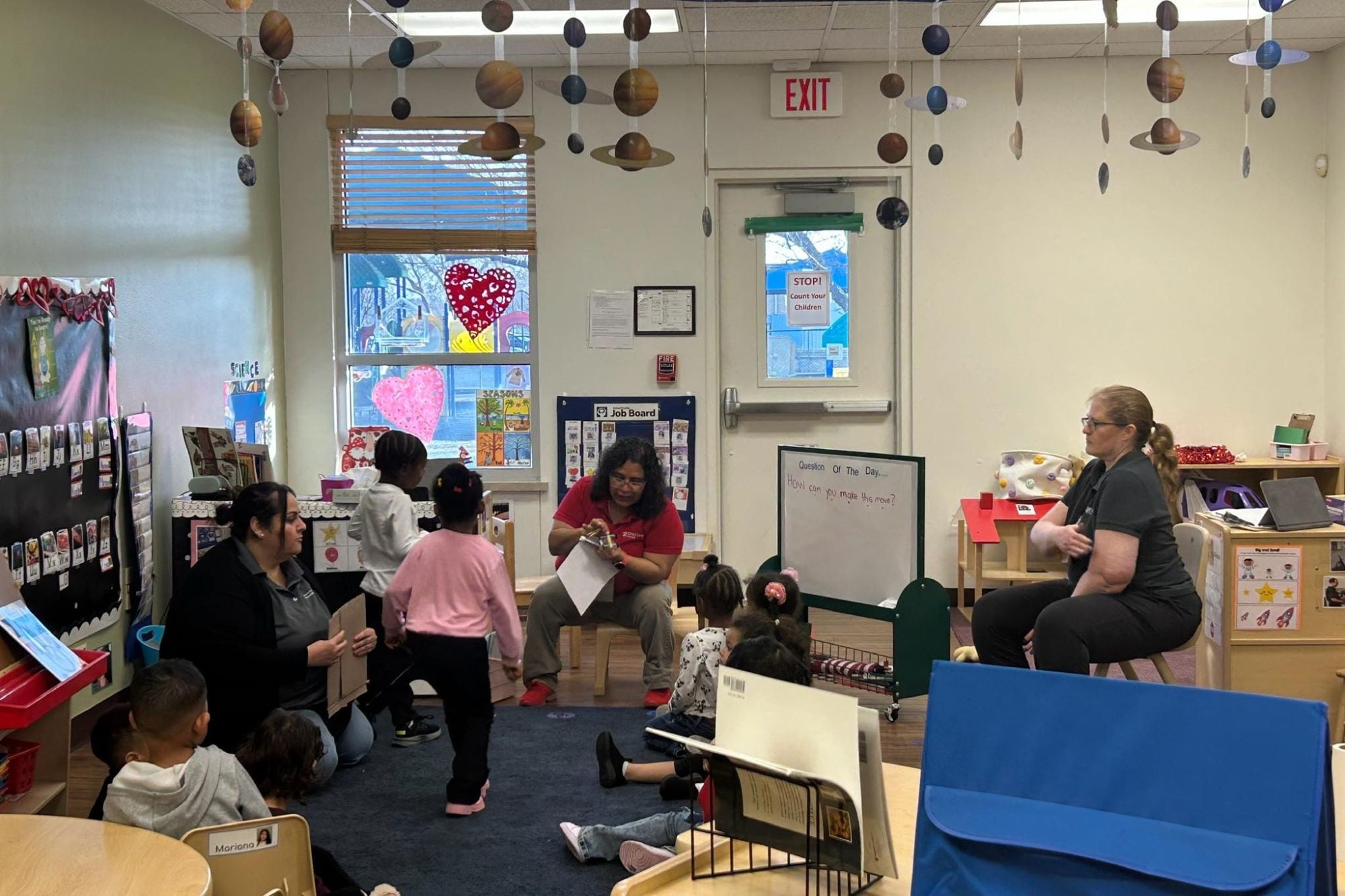 Nueva York ofrece cuidado infantil gratuito a niños de distintas edades