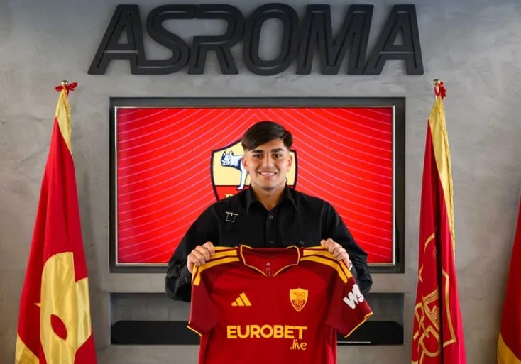 Santiago Castro fue presentado en Roma: sus primeras palabras y el icónico número que usará