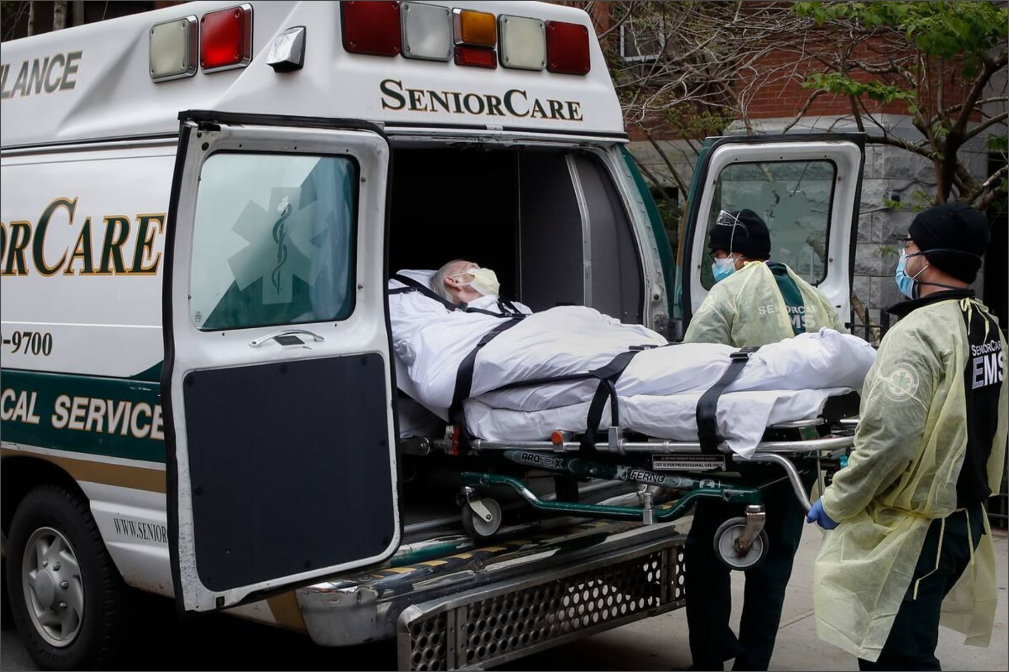 Con los cambios propuestos a las tarifas, el servicio básico de soporte vital de las ambulancias aumentaría de 1385 a 1793 dólares