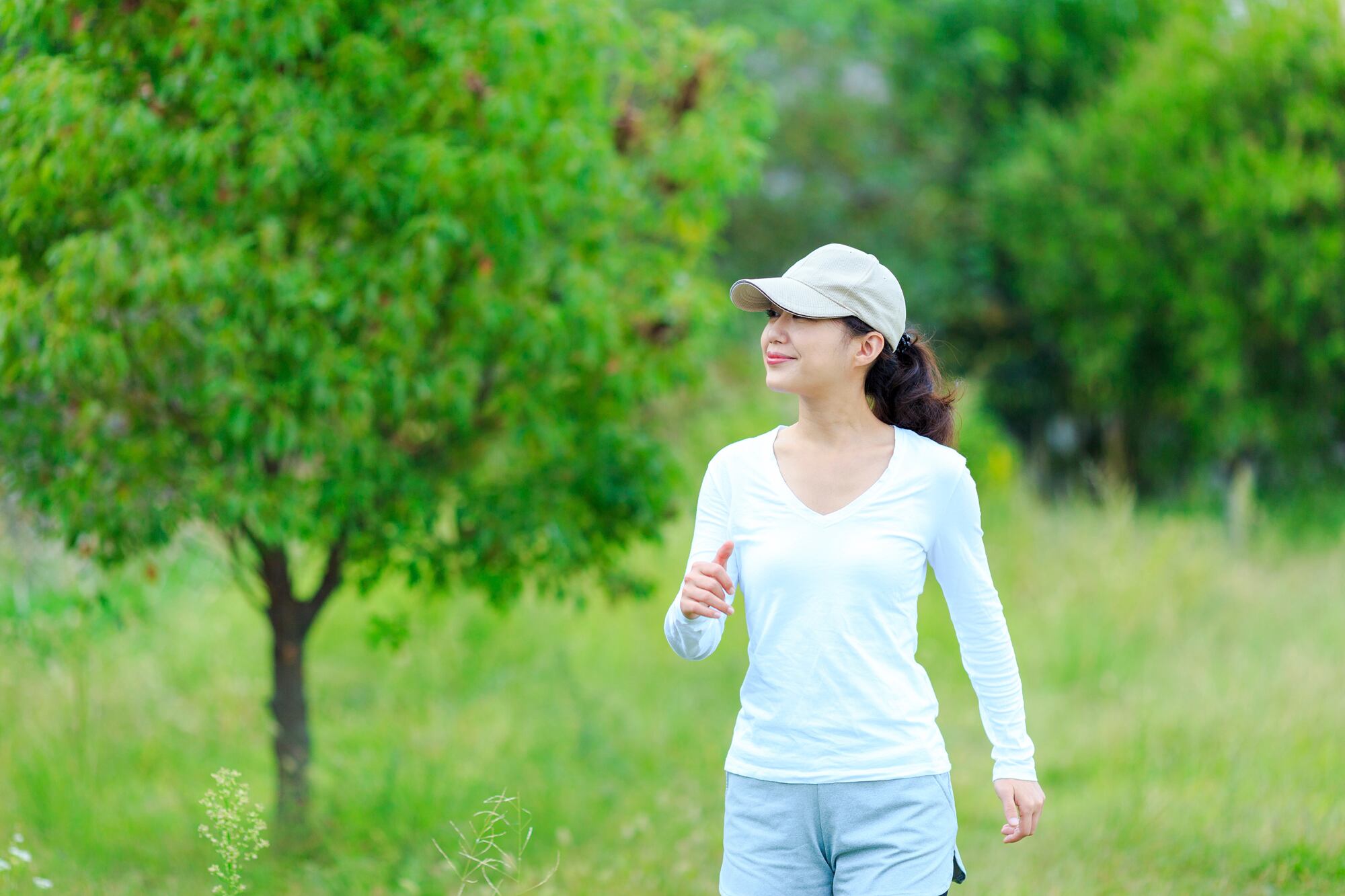 Sethi reveló en una de sus publicaciones que la caminata japonesa es un ejercicio simple, pero con resultados contundentes