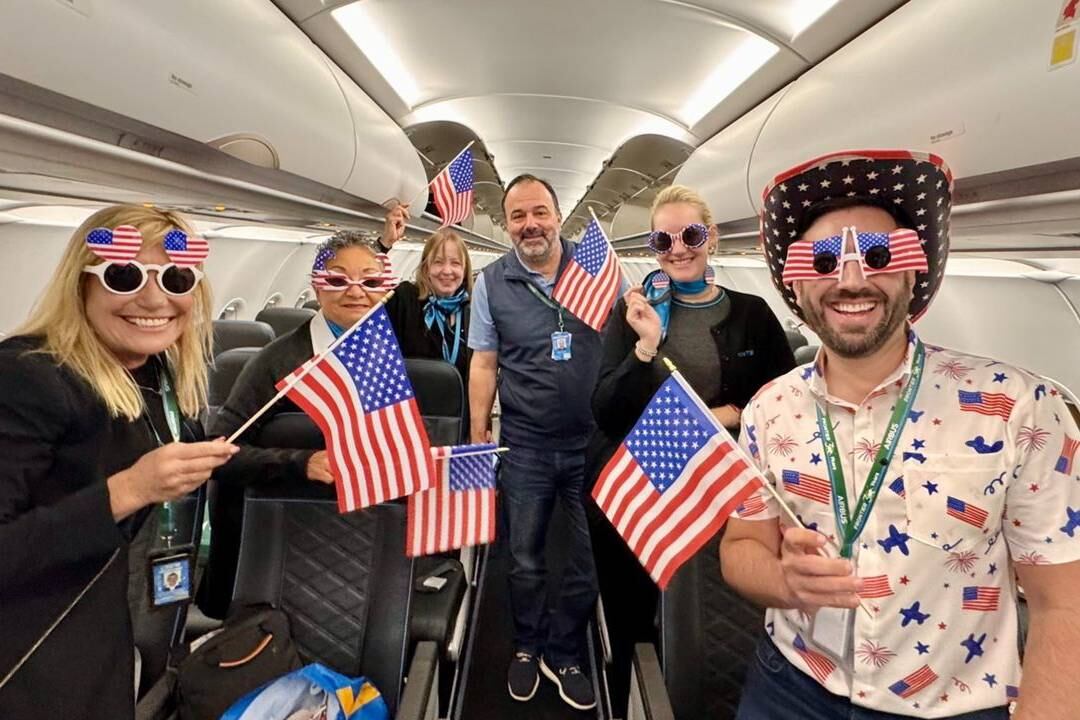 La aerolínea Frontier ofrece un millón de asientos a precio promocional; en la imagen, un viaje durante el 4 de julio