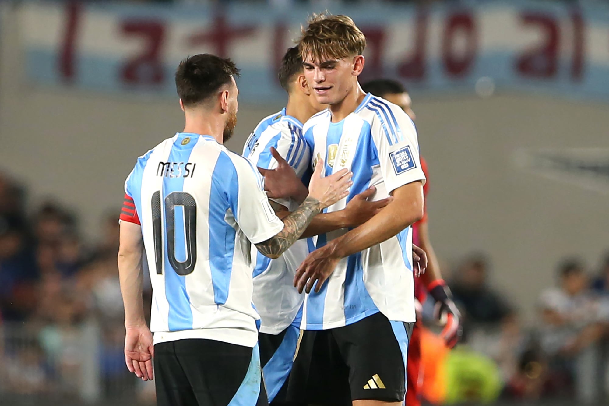 Lionel Messi y Nico Paz compartieron la selección argentina en un partido frente a Bolivia por las eliminatorias sudamericanas