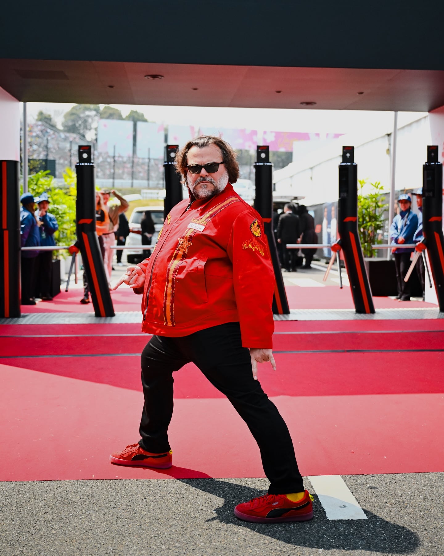 El actor de Kung Fu Panda, Jack Black, fue el encargado de ondear la bandera a cuadros en Suzuka