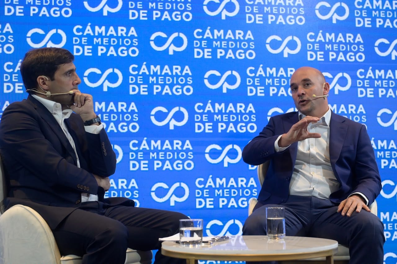 Pedro Inchauspe, director del Banco Central, durante un evento de la Cámara de Medios de Pago