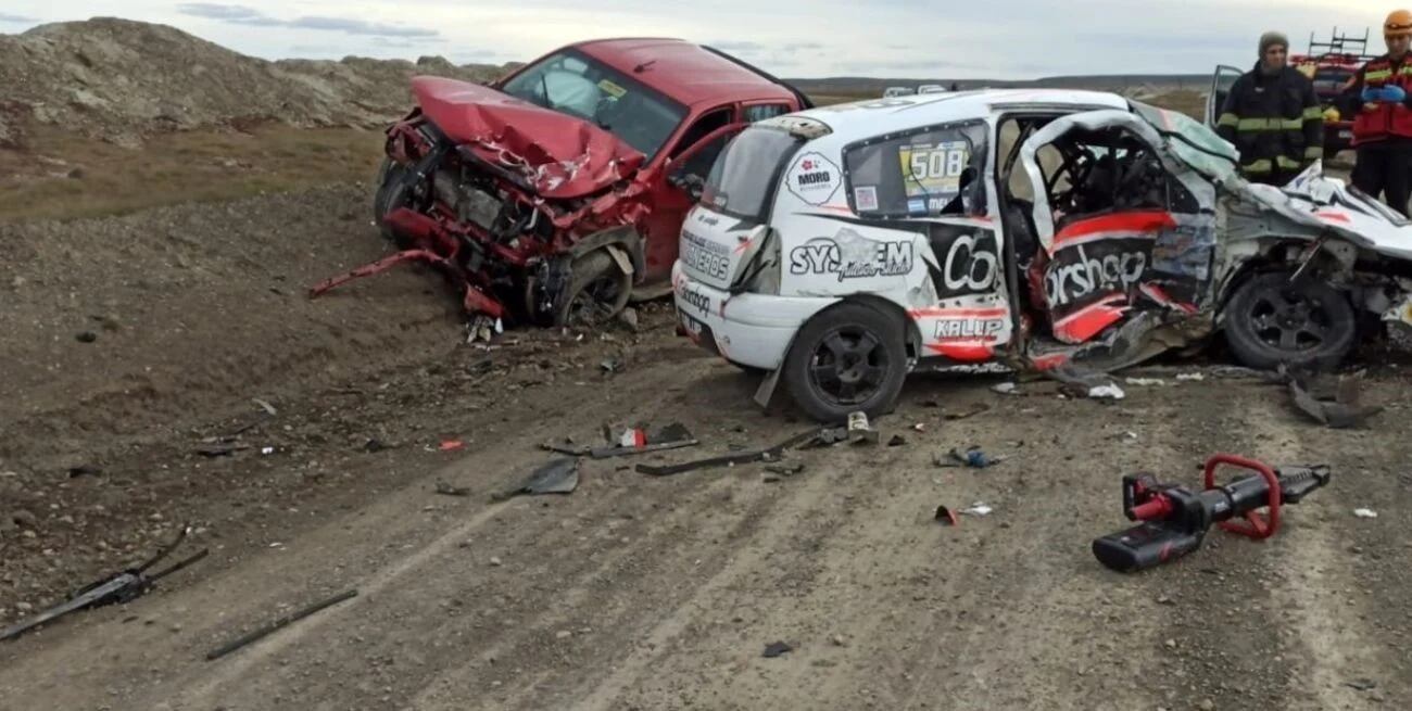 La pareja estaba probando el auto antes de decidir comprarlo