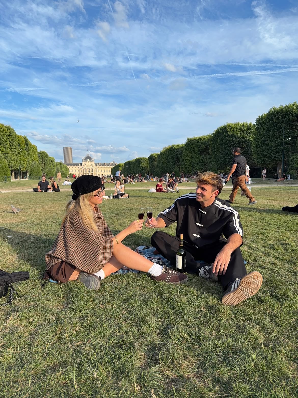 Denisse y Bautista en París