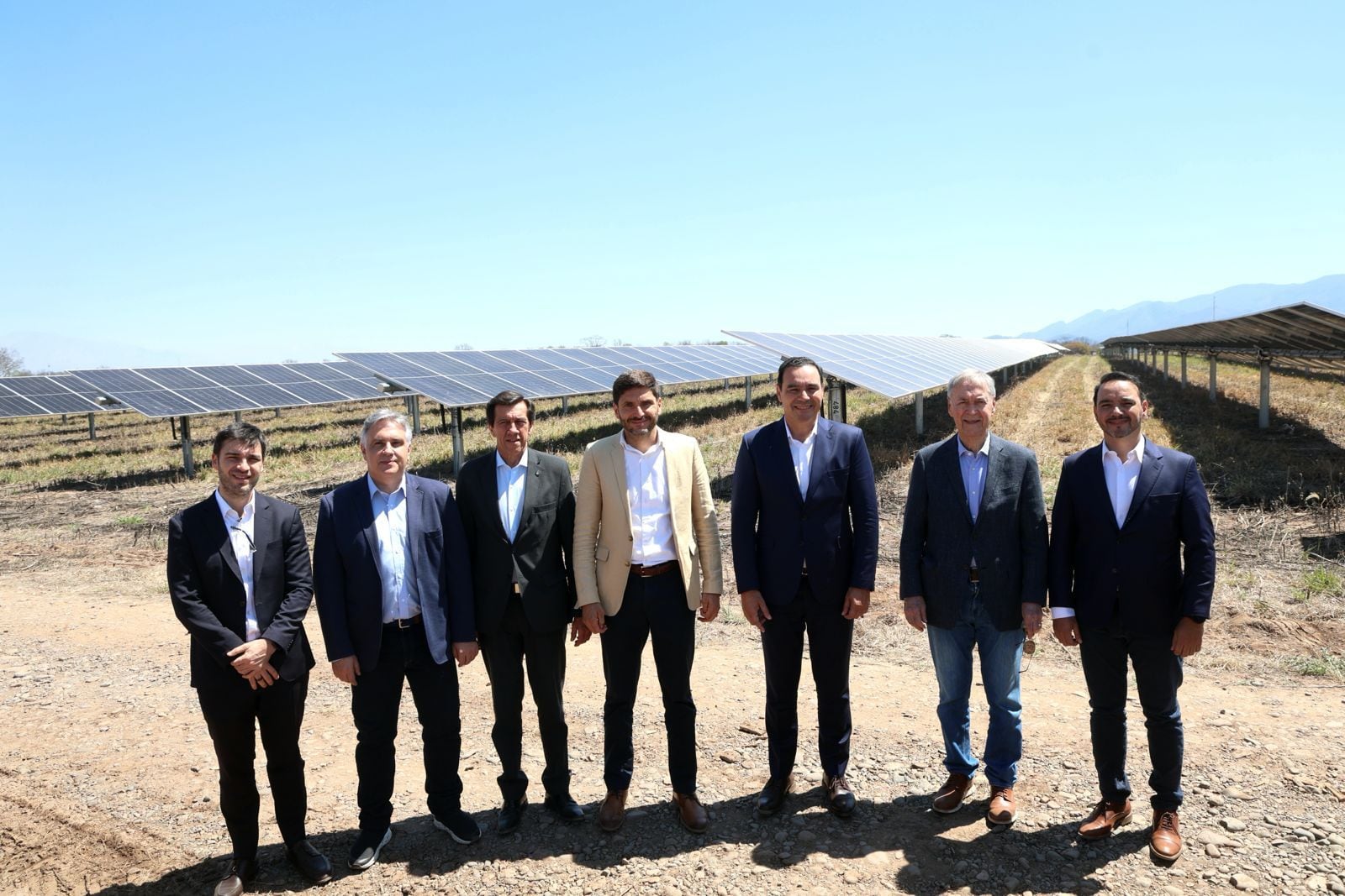 Los gobernadores de Provincias Unidas, a excepción de Claudio Vidal (Santa Cruz), visitaron el parque solar El Pongo en Jujuy