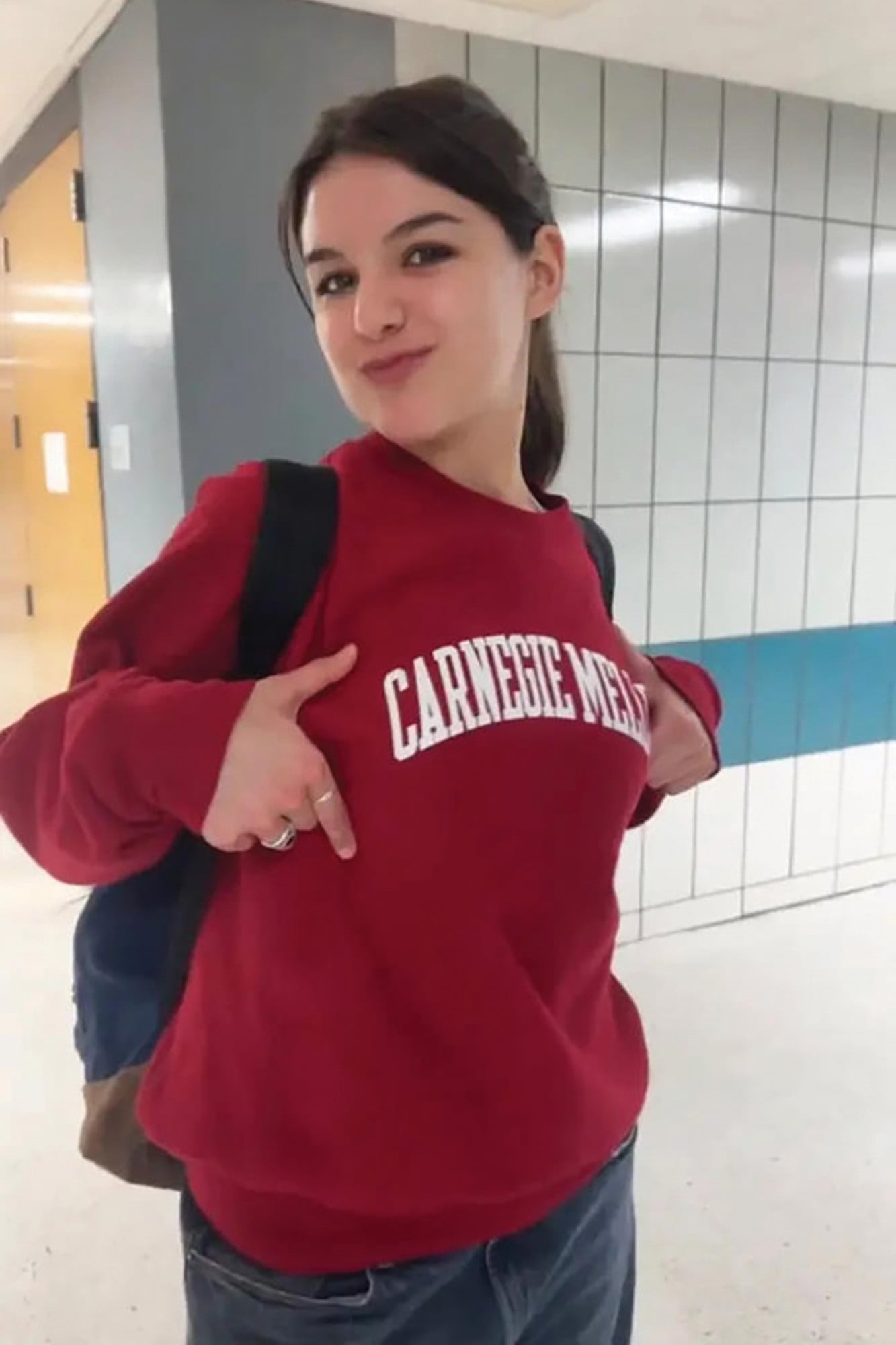 La flamante actriz, orgullosa de su universidad