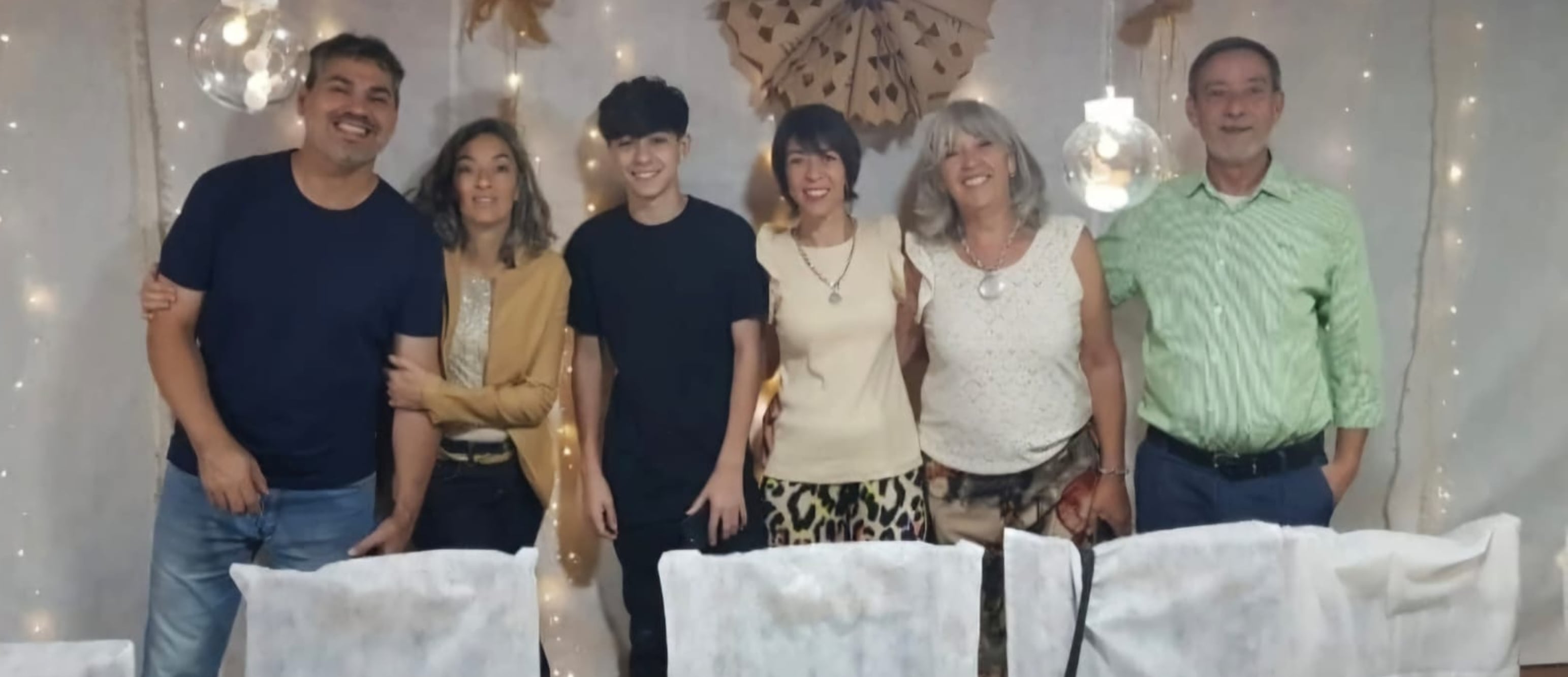 Junto a toda su familia.
