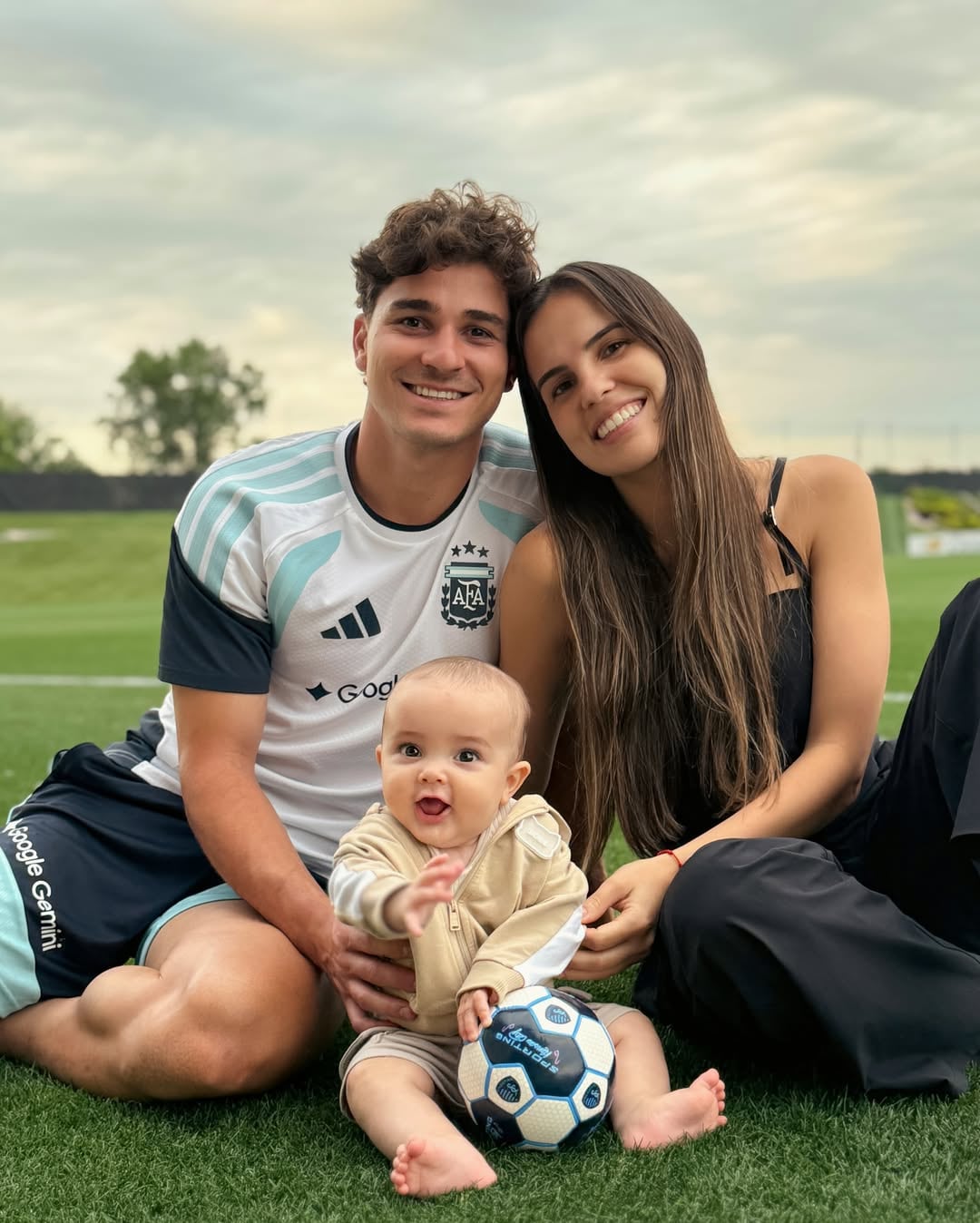 Julián Álvarez y María Emilia Ferrero le dieron la bienvenida a Amadeo el 2 de enero de 2026