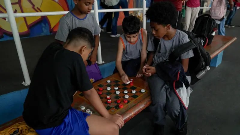 La escuela ha ampliado su currículo de manera extensa