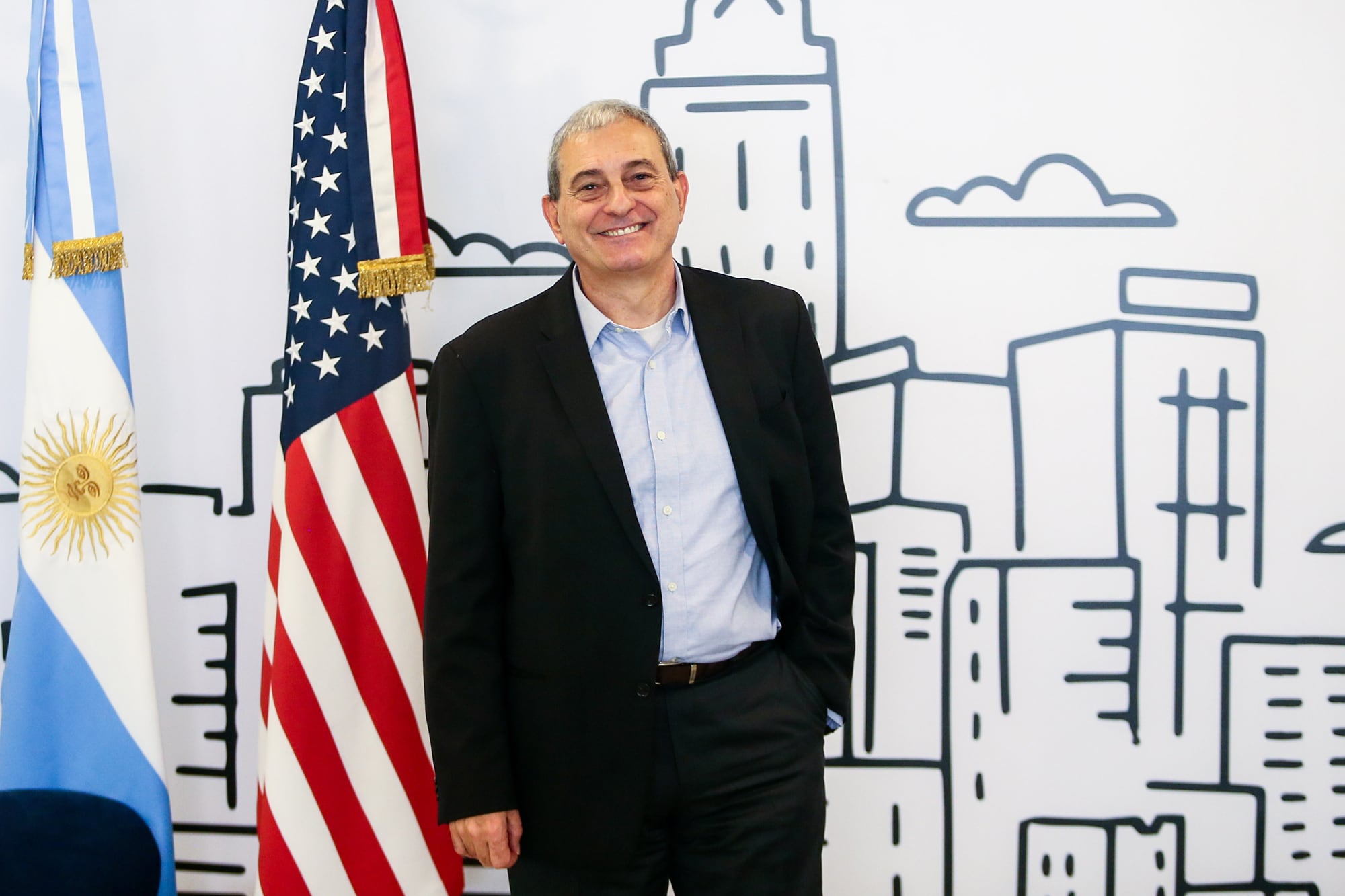 Díaz aclaró que AmCham no participa directamente de las negociaciones y que, si bien mantuvo conversaciones con Federico Sturzenegger, ministro de Desregulación y Transformación del Estado, desconoce el contenido del proyecto en el que trabaja el Gobierno