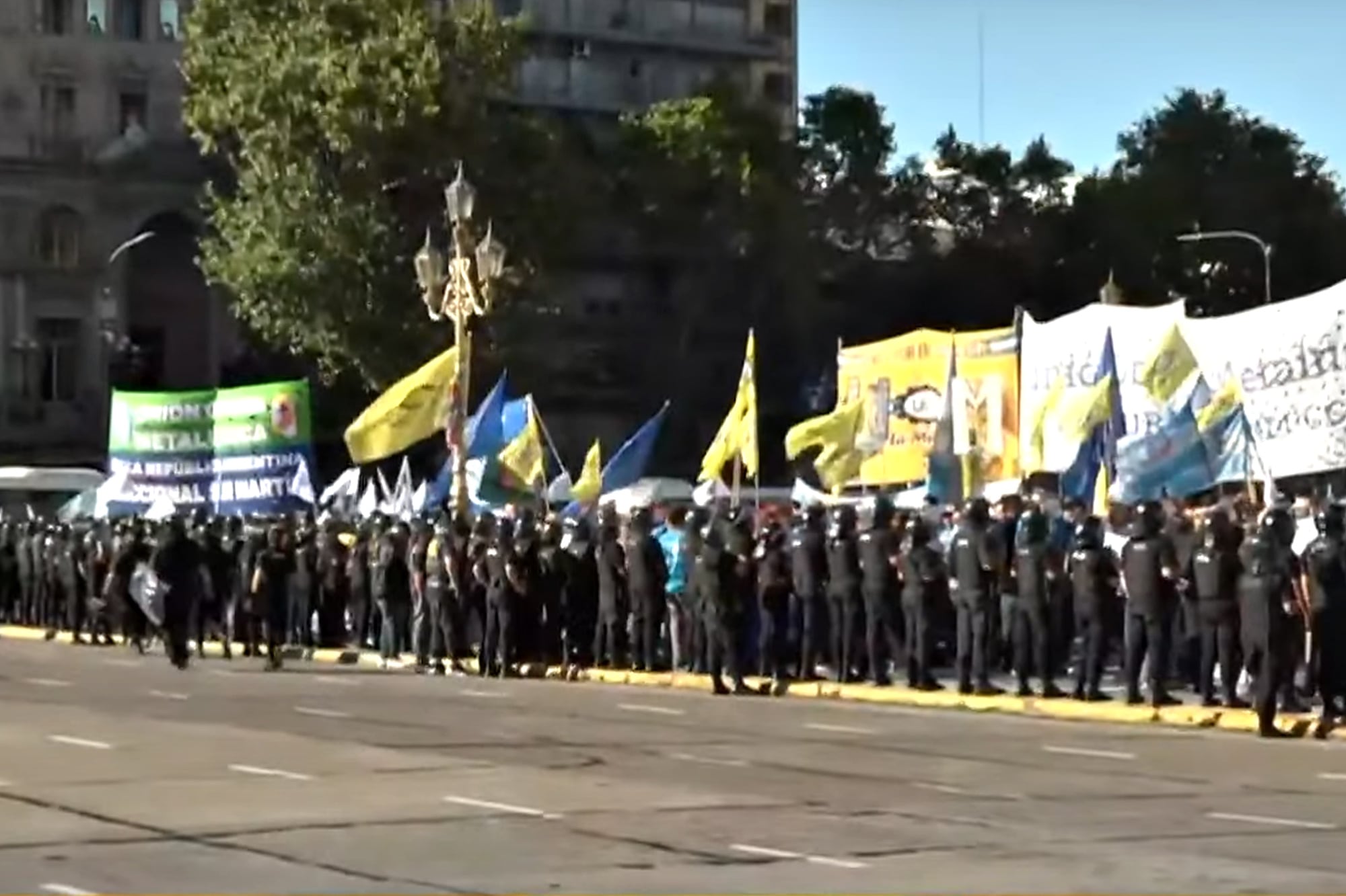 Marcha de jubilados frente al Congreso