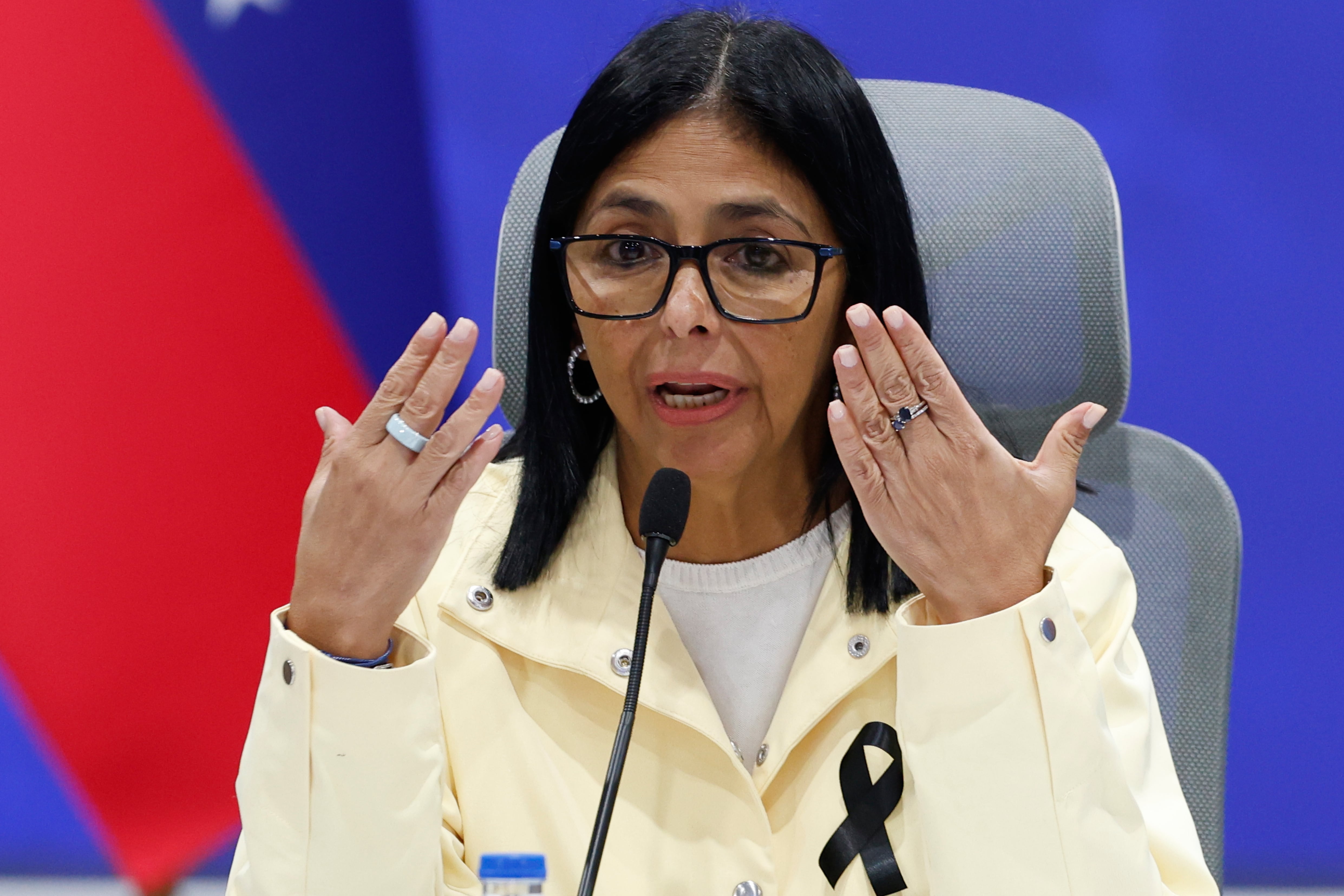 El gobierno de Estados Unidos presentó un escrito oficial en donde pide que Delcy Rodríguez sea excluida del proceso judicial y que las demandas en su contra sean desestimadas